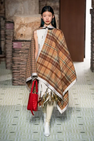 Look 7